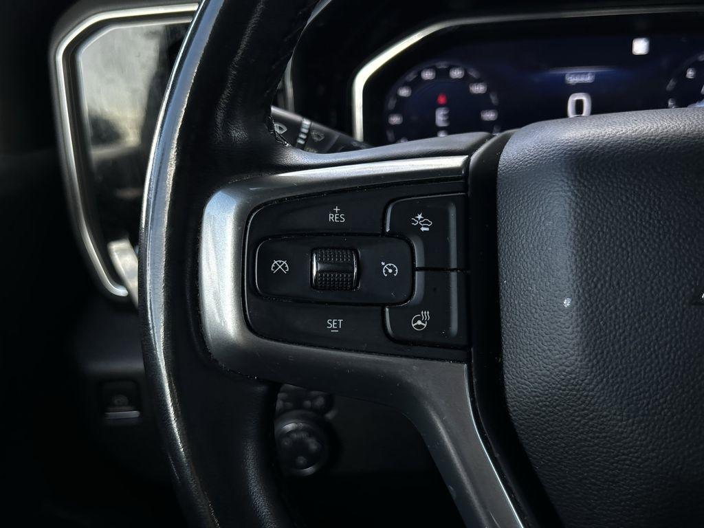 Chevrolet Silverado 1500 LT-L Crew Cab 4WD 2023