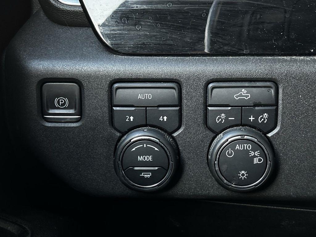 Chevrolet Silverado 1500 LT-L Crew Cab 4WD 2023