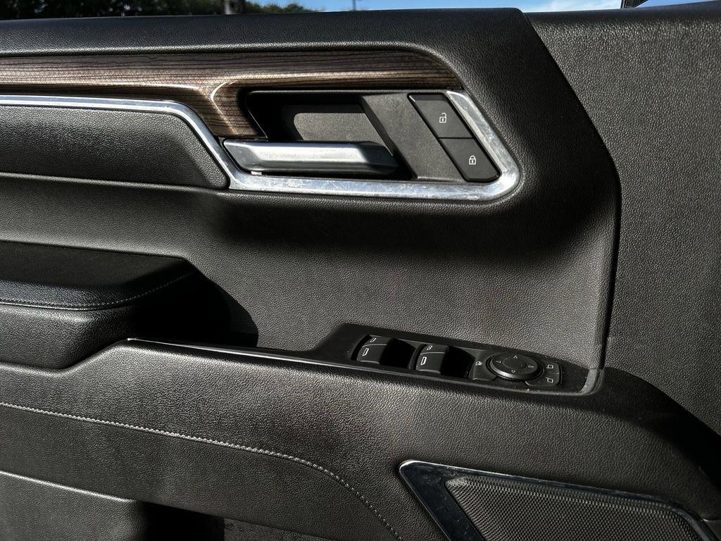 Chevrolet Silverado 1500 LT-L Crew Cab 4WD 2023
