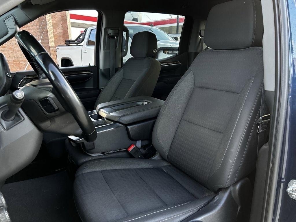 Chevrolet Silverado 1500 LT-L Crew Cab 4WD 2023