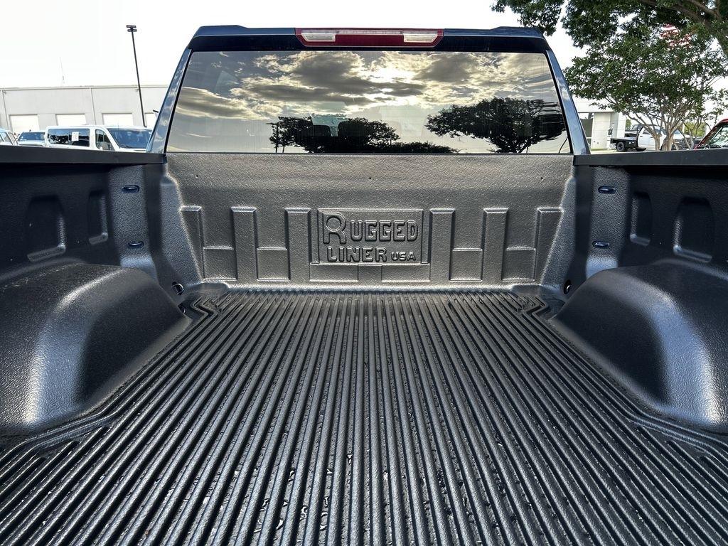 Chevrolet Silverado 1500 LT-L Crew Cab 4WD 2023
