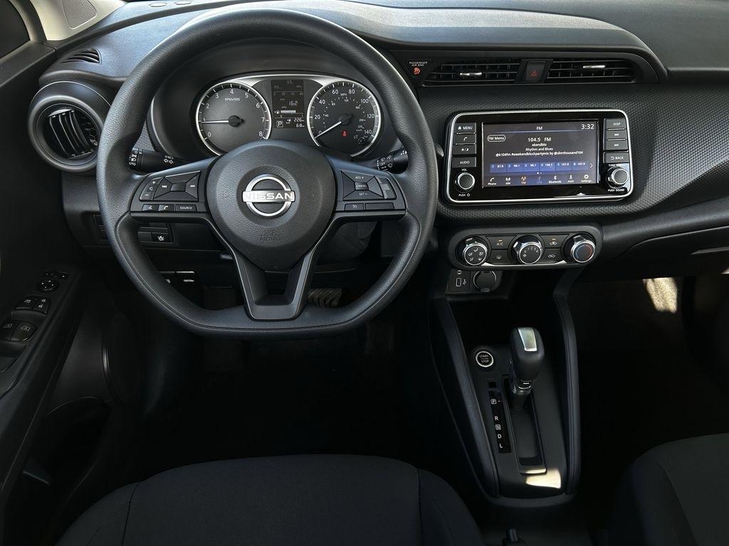 Nissan Kicks S 2025