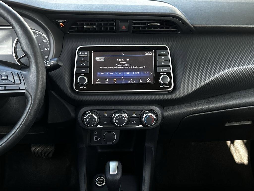 Nissan Kicks S 2025