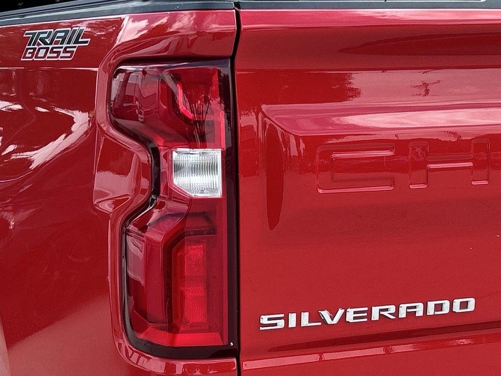 Chevrolet Silverado 1500 Custom Trail Boss Crew Cab Long Box 4WD 2020