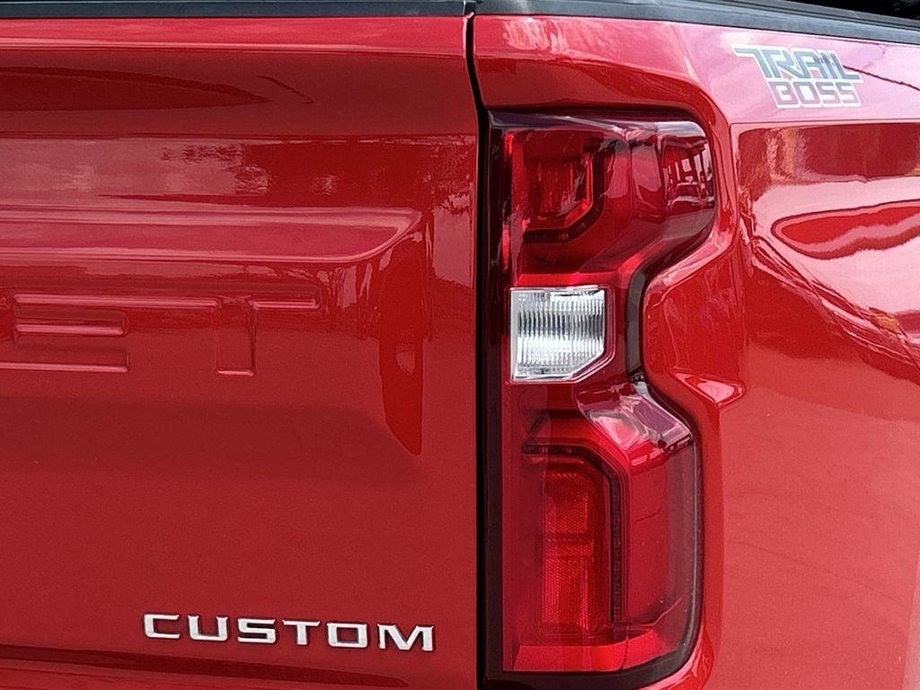 Chevrolet Silverado 1500 Custom Trail Boss Crew Cab Long Box 4WD 2020