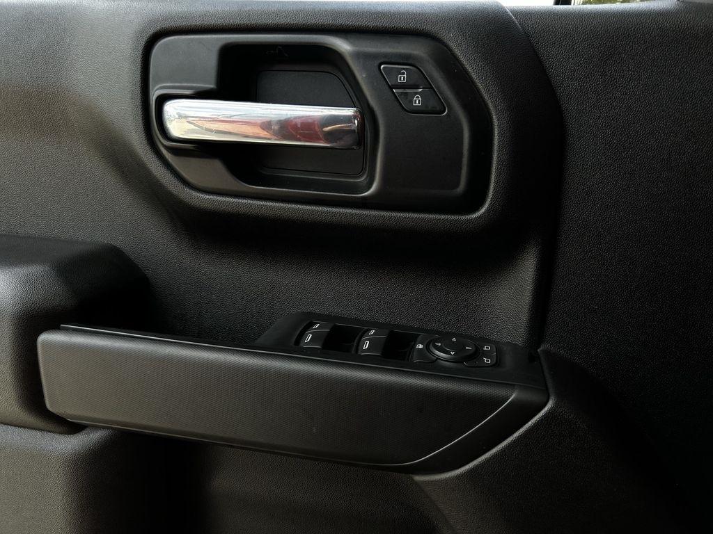 Chevrolet Silverado 1500 Custom Trail Boss Crew Cab Long Box 4WD 2020