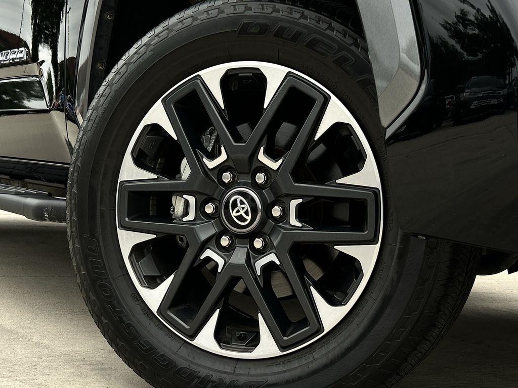 Toyota Tundra Limited CrewMax 4WD 2025