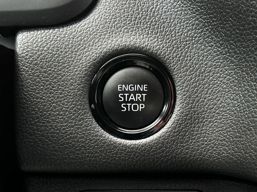 Toyota Tundra Limited CrewMax 4WD 2025