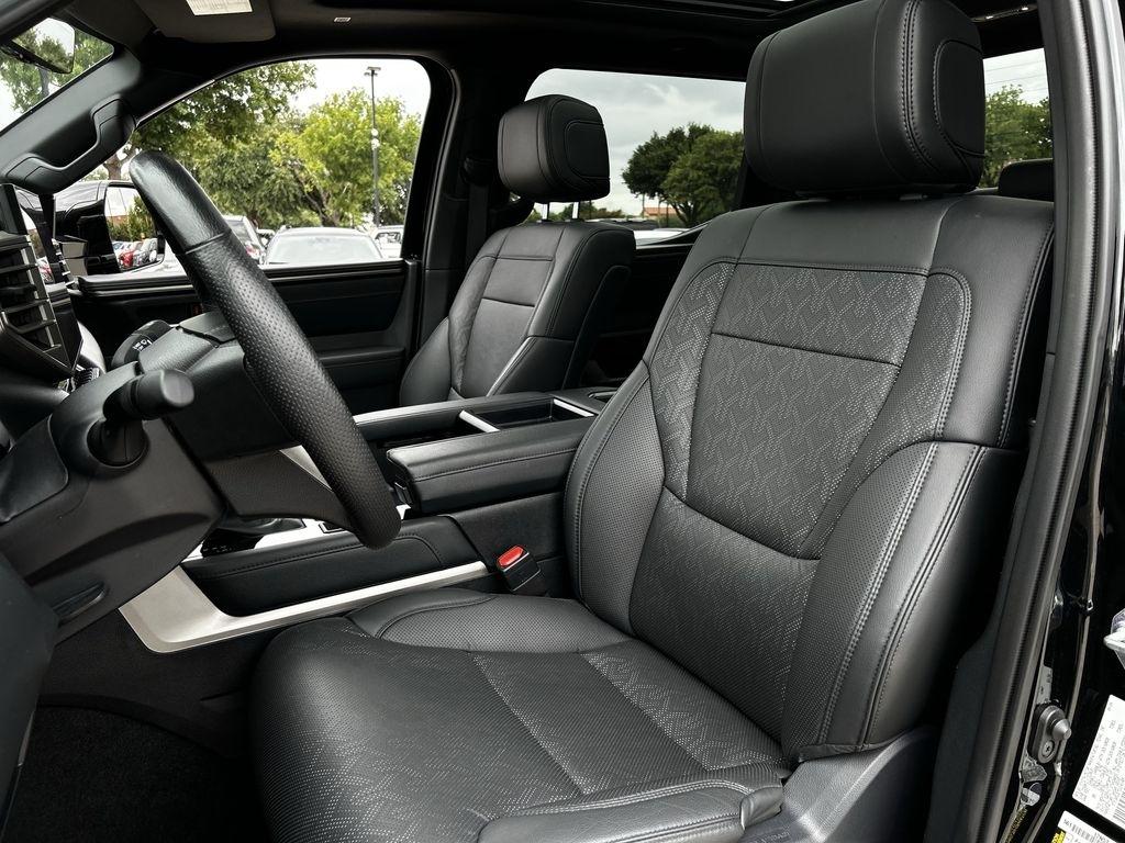 Toyota Tundra Limited CrewMax 4WD 2025