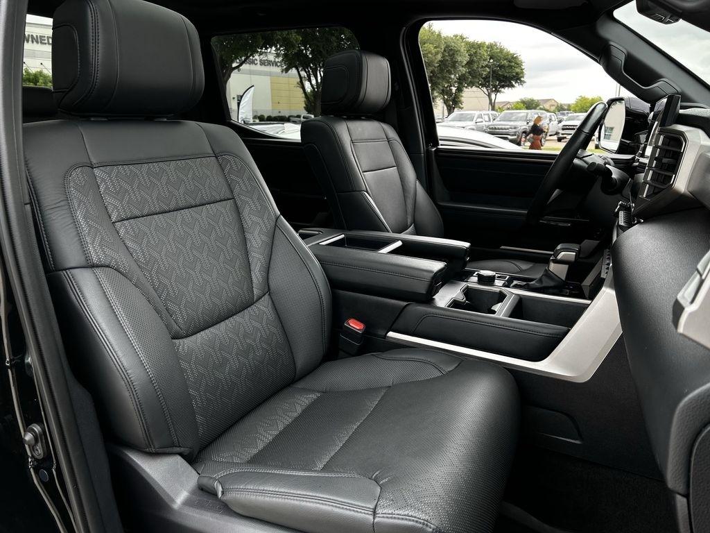 Toyota Tundra Limited CrewMax 4WD 2025