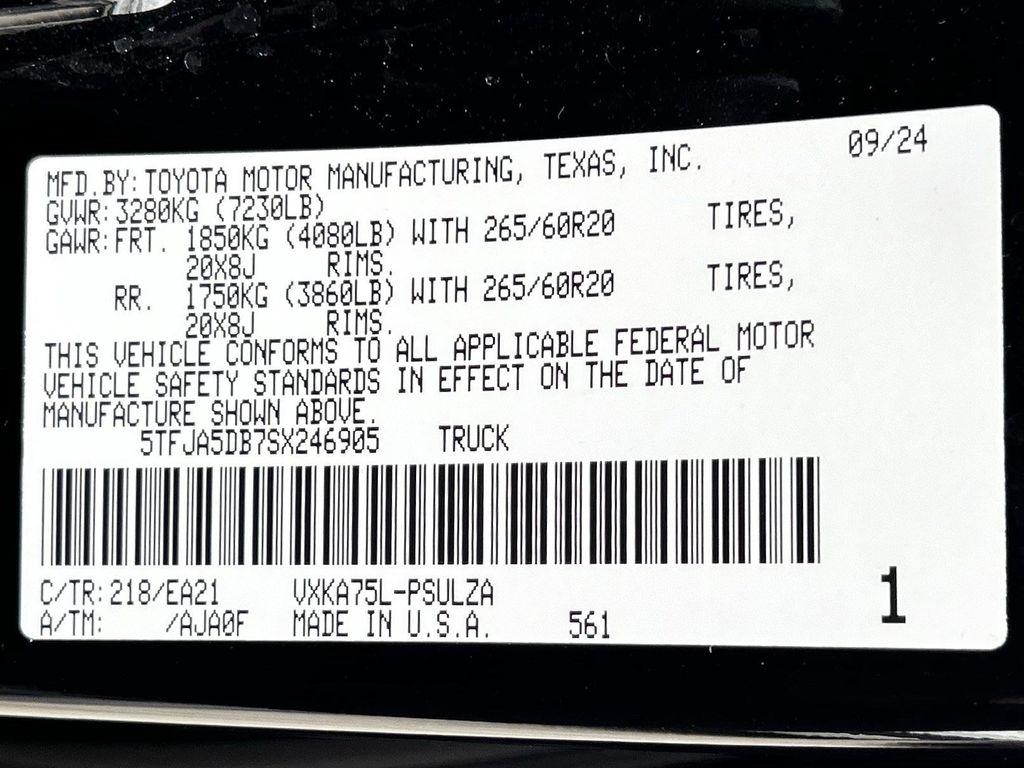 Toyota Tundra Limited CrewMax 4WD 2025