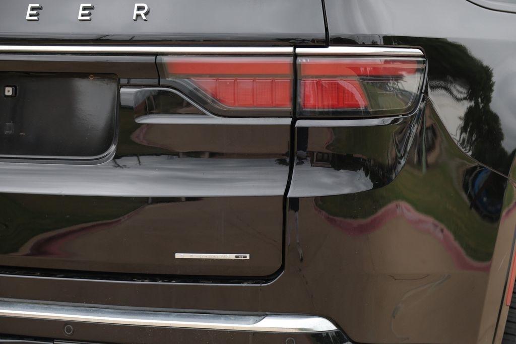 Jeep Wagoneer Series II 2024