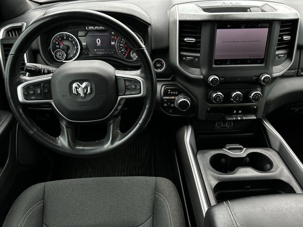 RAM 1500 Big Horn Crew Cab SWB 4WD 2022