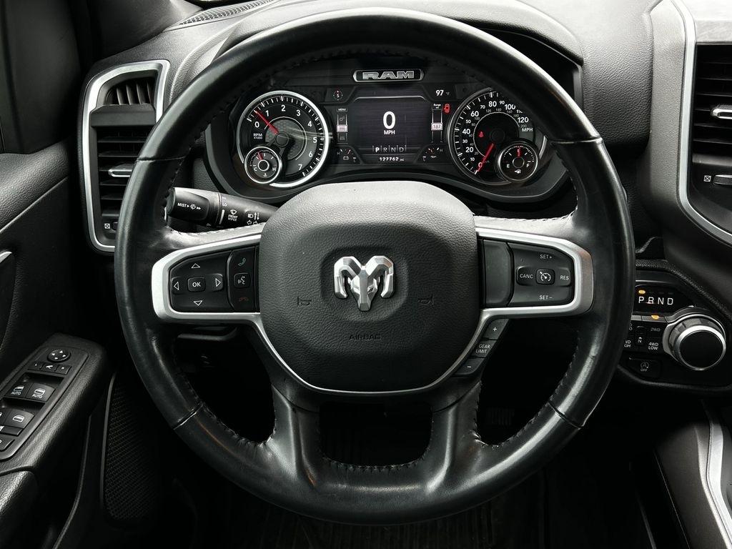 RAM 1500 Big Horn Crew Cab SWB 4WD 2022