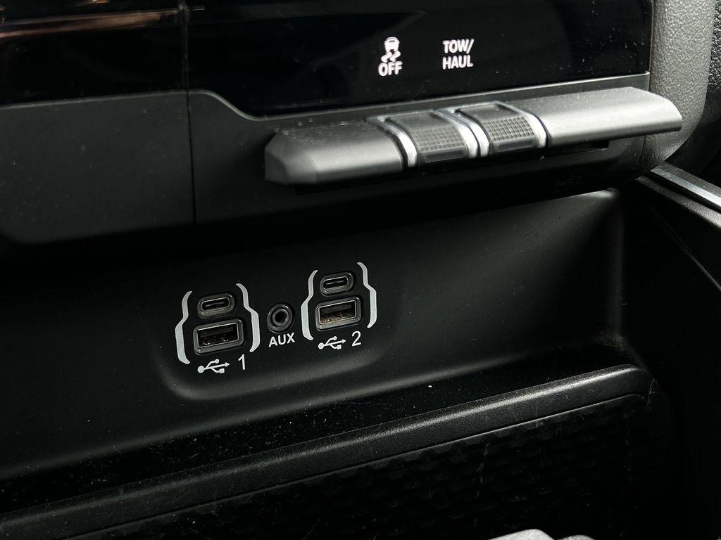 RAM 1500 Big Horn Crew Cab SWB 4WD 2022