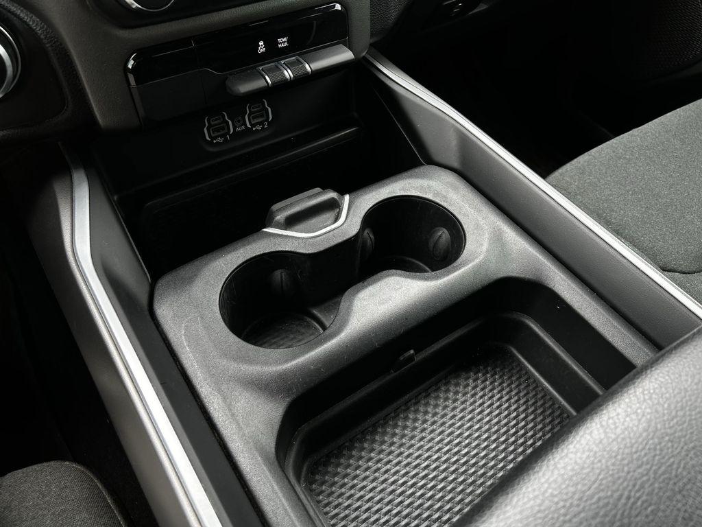 RAM 1500 Big Horn Crew Cab SWB 4WD 2022