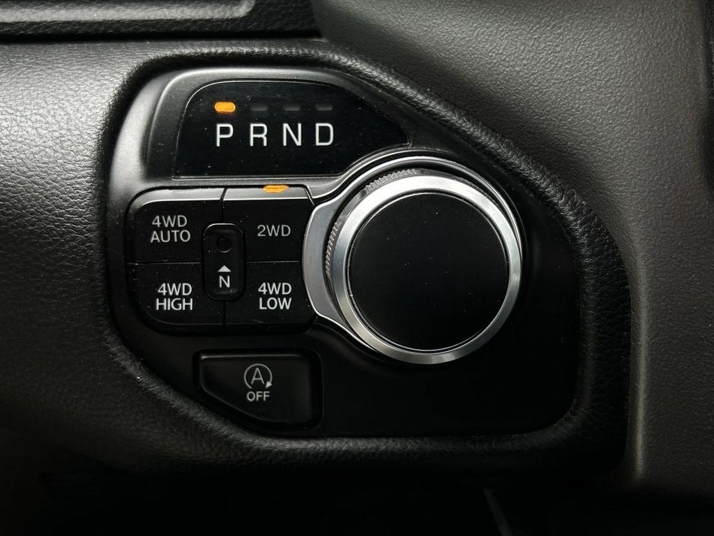 RAM 1500 Big Horn Crew Cab SWB 4WD 2022