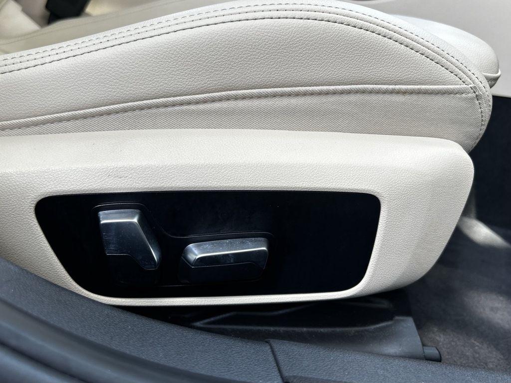 BMW 3-Series 330i 2022