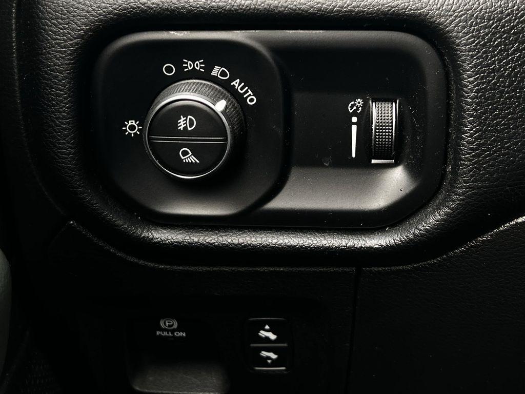 RAM 1500 Lone Star Crew Cab LB 2WD 2021