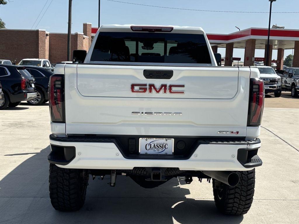 GMC Sierra 2500HD AT4 Crew Cab 4WD 2026