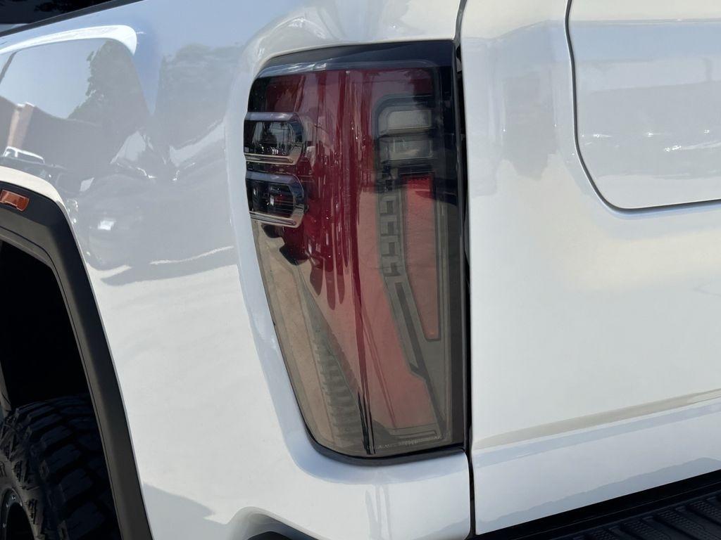 GMC Sierra 2500HD AT4 Crew Cab 4WD 2026