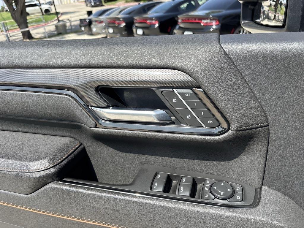 GMC Sierra 2500HD AT4 Crew Cab 4WD 2026