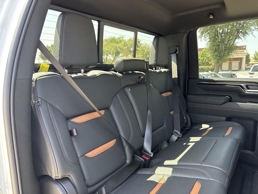 GMC Sierra 2500HD AT4 Crew Cab 4WD 2026