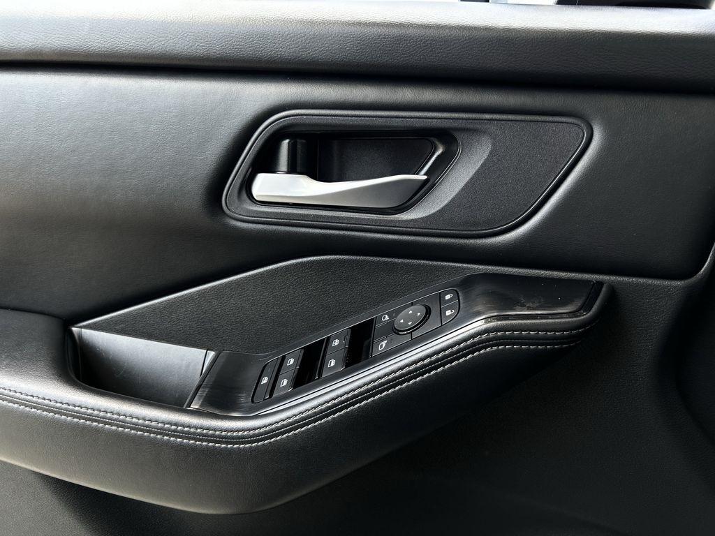 Nissan Rogue SV 2024