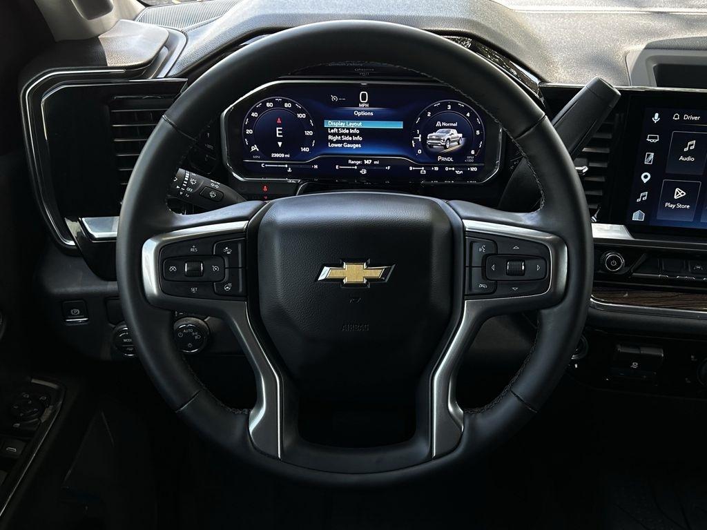 Chevrolet Silverado 1500 LT Crew Cab 2WD 2025
