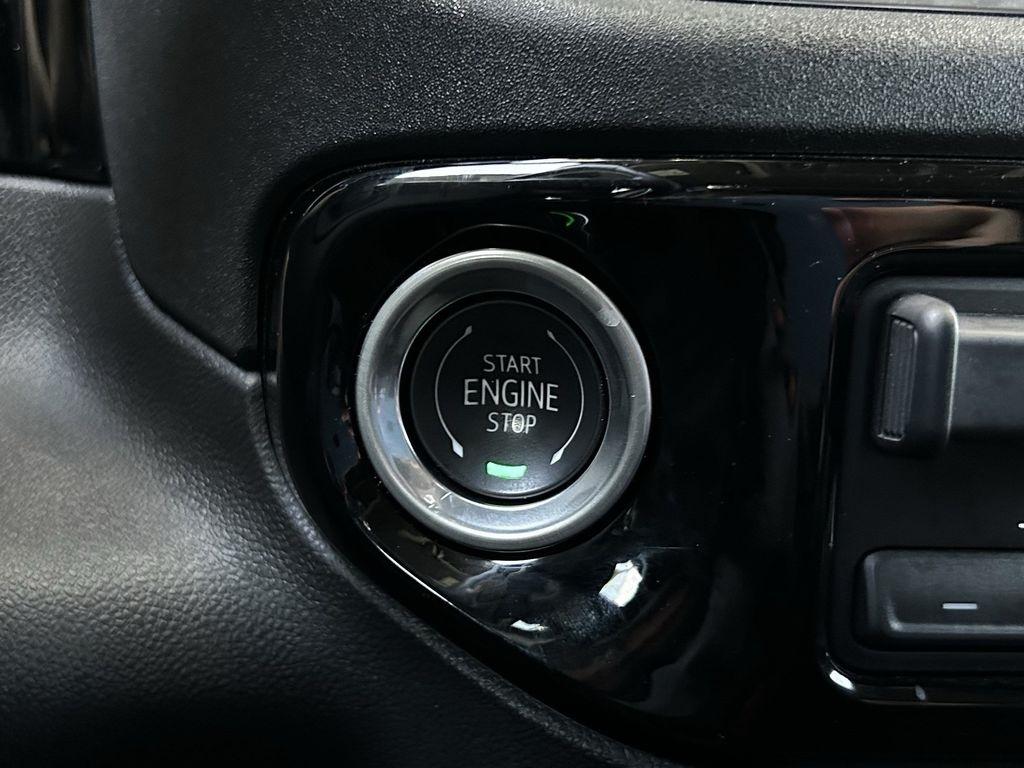 Chevrolet Silverado 1500 LT Crew Cab 2WD 2025