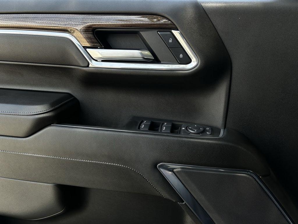 Chevrolet Silverado 1500 LT Crew Cab 2WD 2025