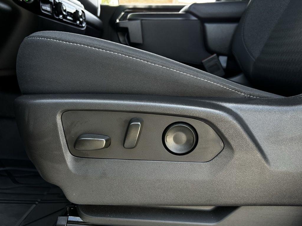Chevrolet Silverado 1500 LT Crew Cab 2WD 2025