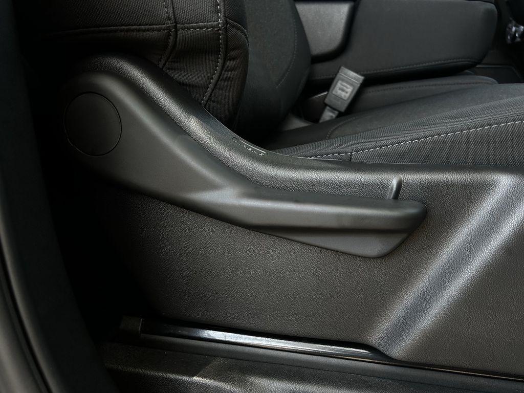Chevrolet Silverado 1500 LT Crew Cab 2WD 2025