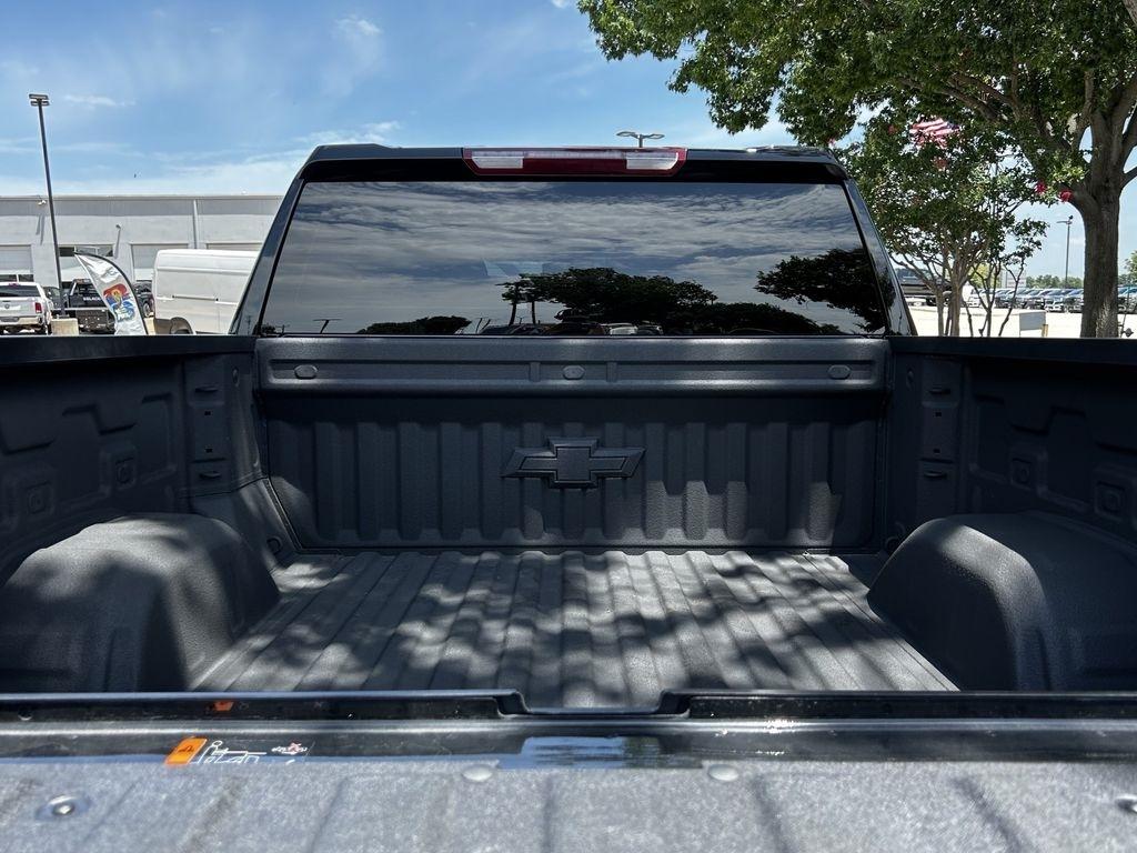 Chevrolet Silverado 1500 LT Crew Cab 2WD 2025