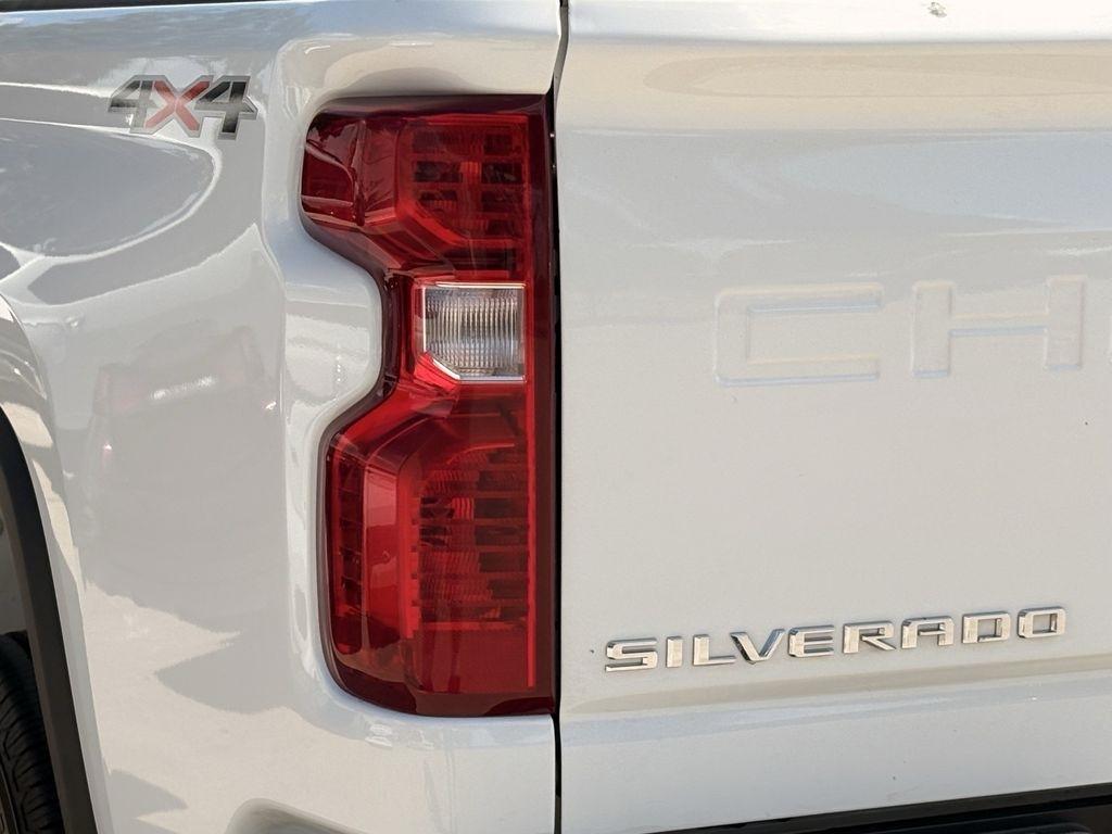 Chevrolet Silverado 2500HD LT Crew Cab Long Box 4WD 2025