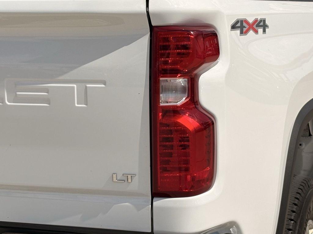 Chevrolet Silverado 2500HD LT Crew Cab Long Box 4WD 2025