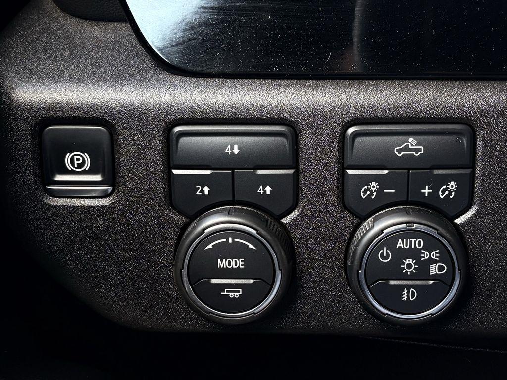 Chevrolet Silverado 2500HD LT Crew Cab Long Box 4WD 2025