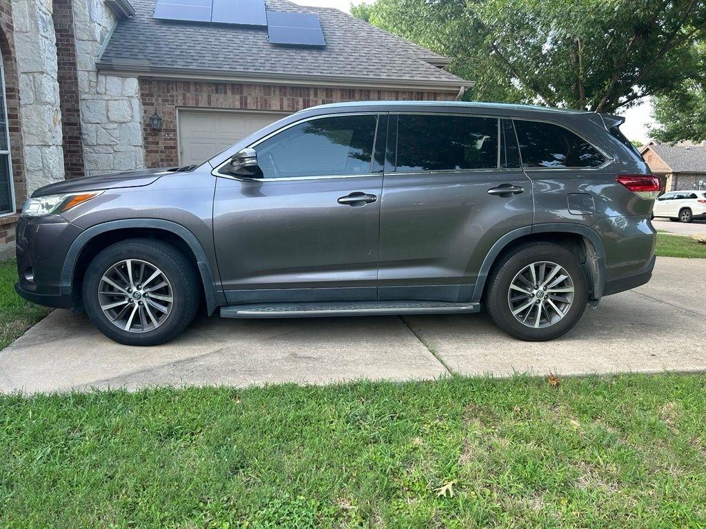 Toyota Highlander XLE FWD V6 2019