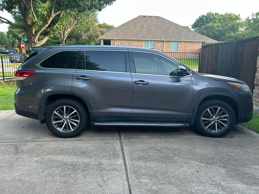 Toyota Highlander XLE FWD V6 2019