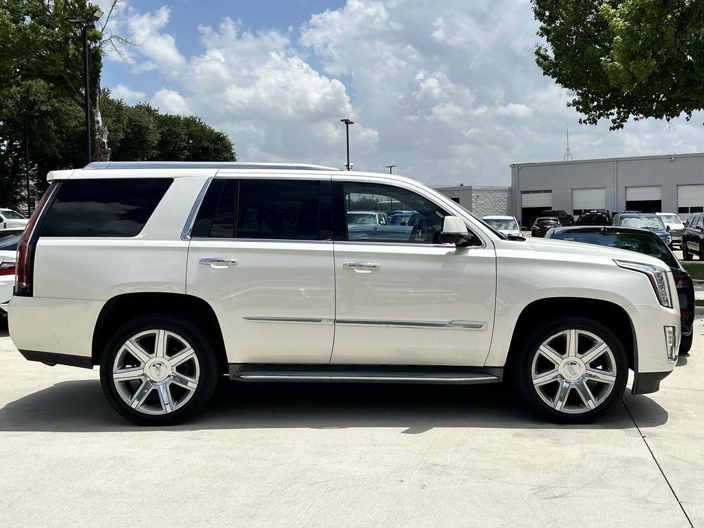Cadillac Escalade Luxury 2WD 2015