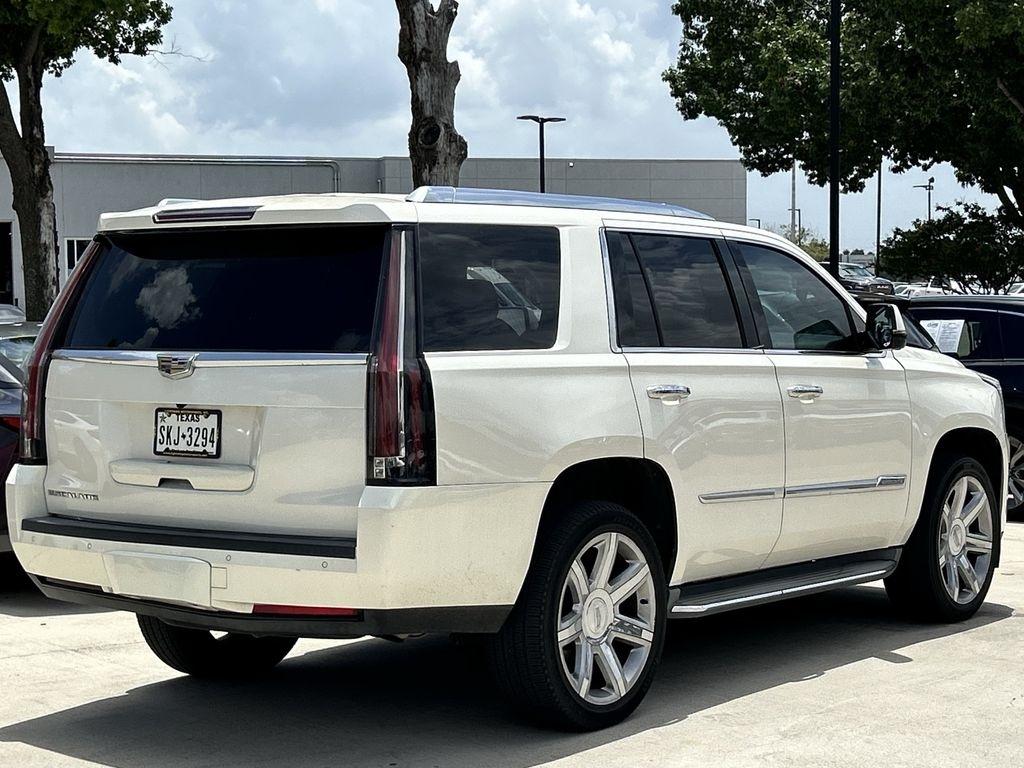 Cadillac Escalade Luxury 2WD 2015