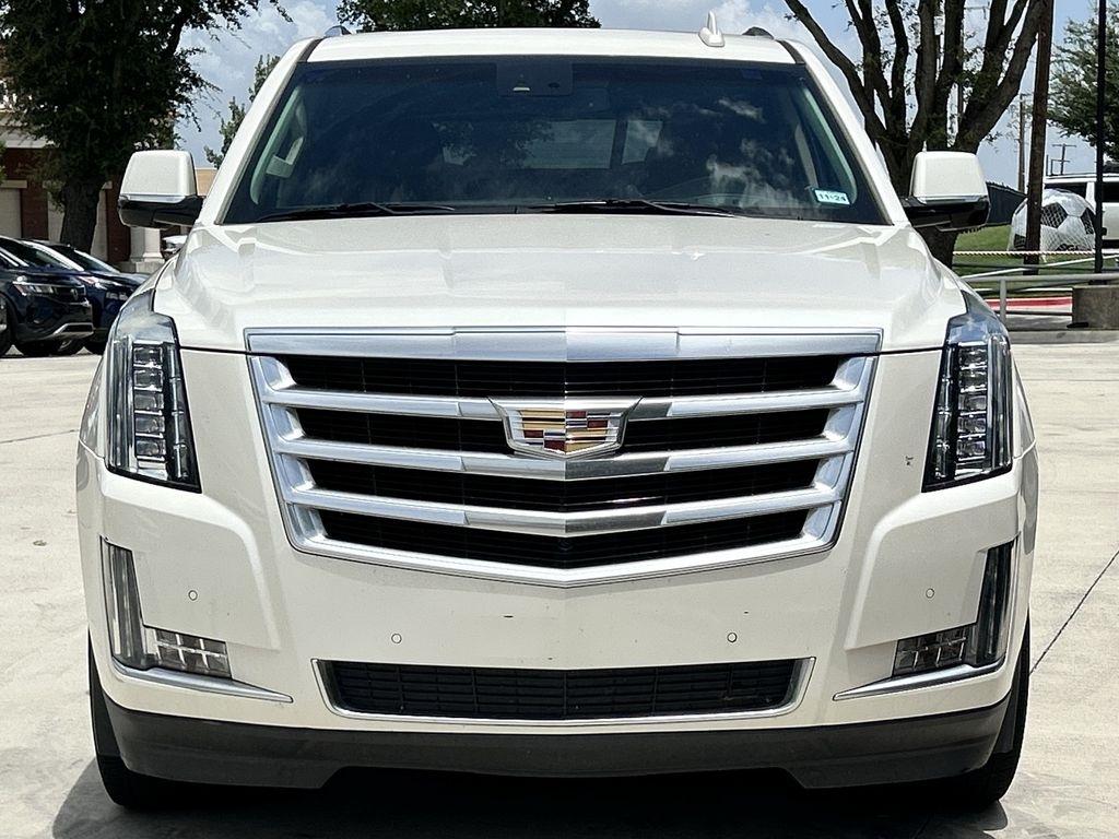 Cadillac Escalade Luxury 2WD 2015