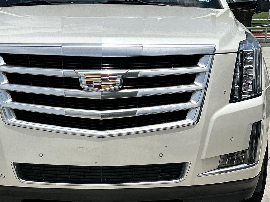 Cadillac Escalade Luxury 2WD 2015