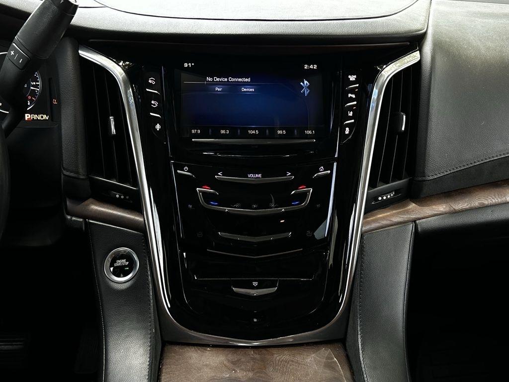 Cadillac Escalade Luxury 2WD 2015