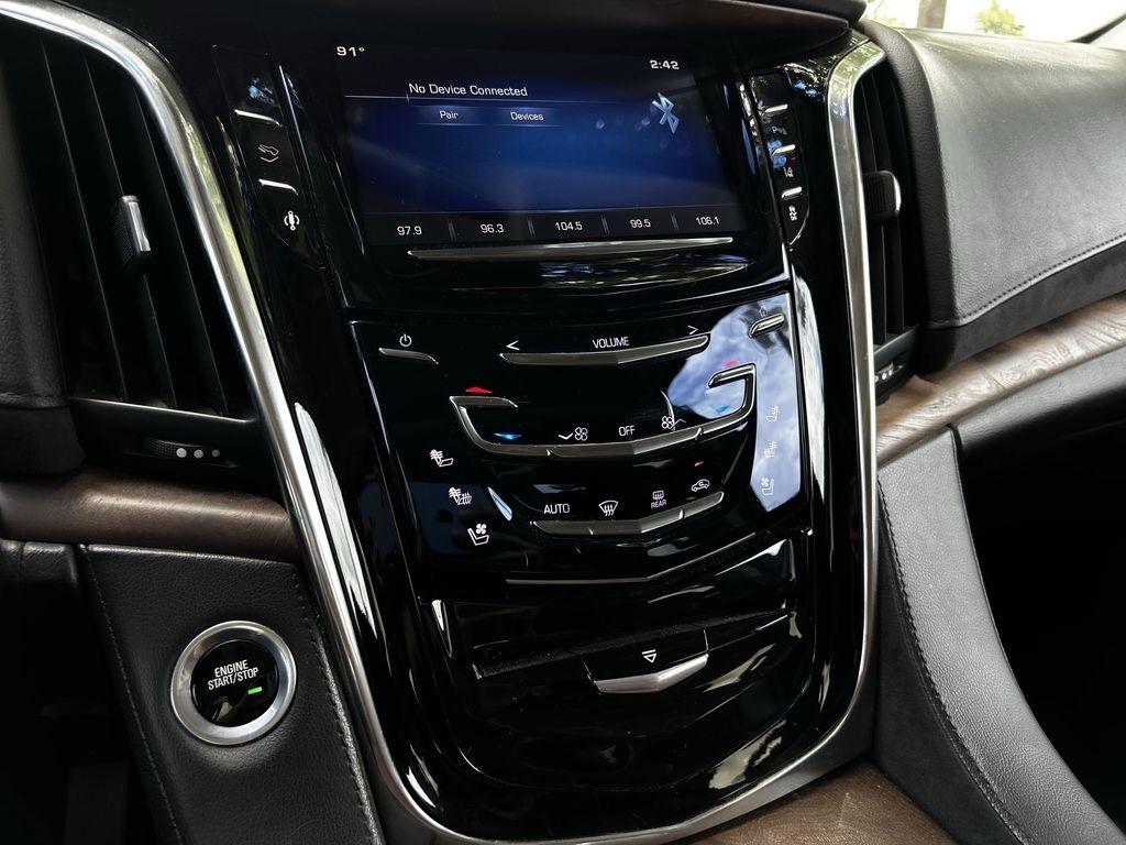 Cadillac Escalade Luxury 2WD 2015