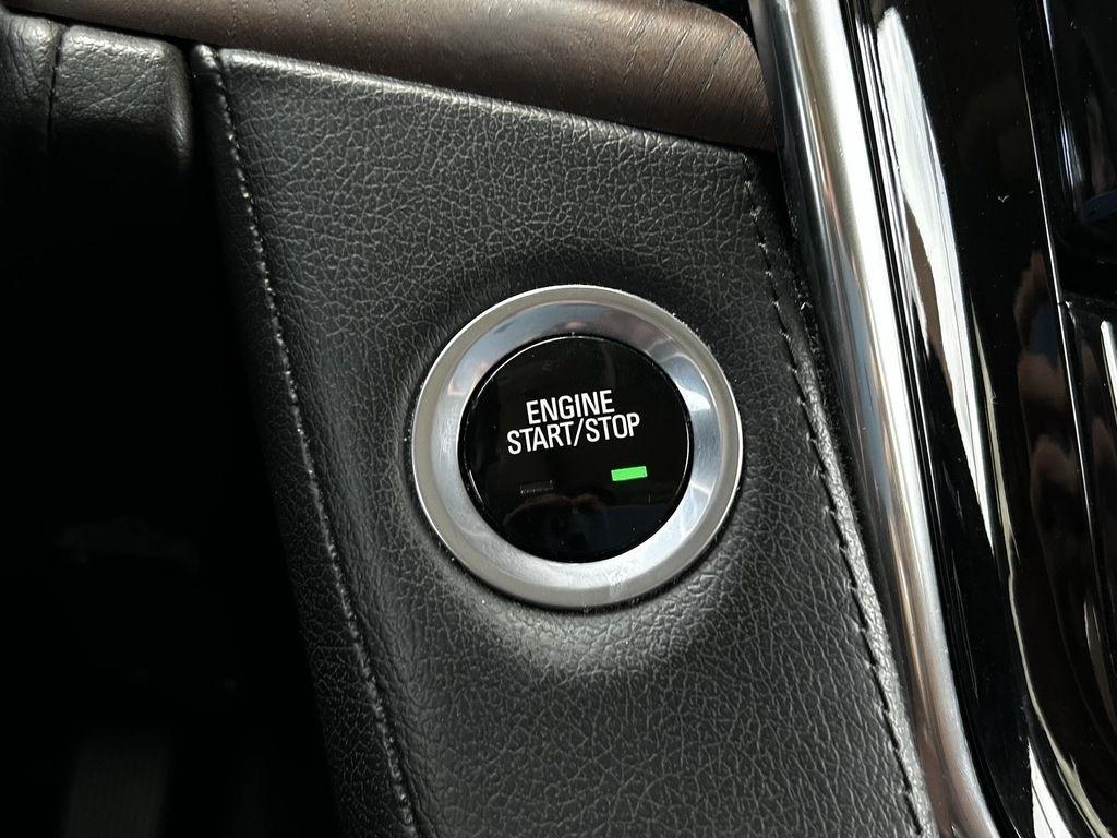 Cadillac Escalade Luxury 2WD 2015
