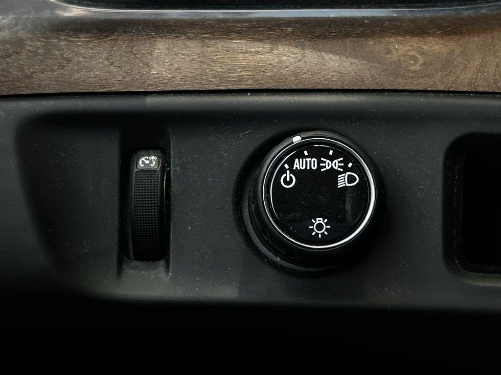 Cadillac Escalade Luxury 2WD 2015