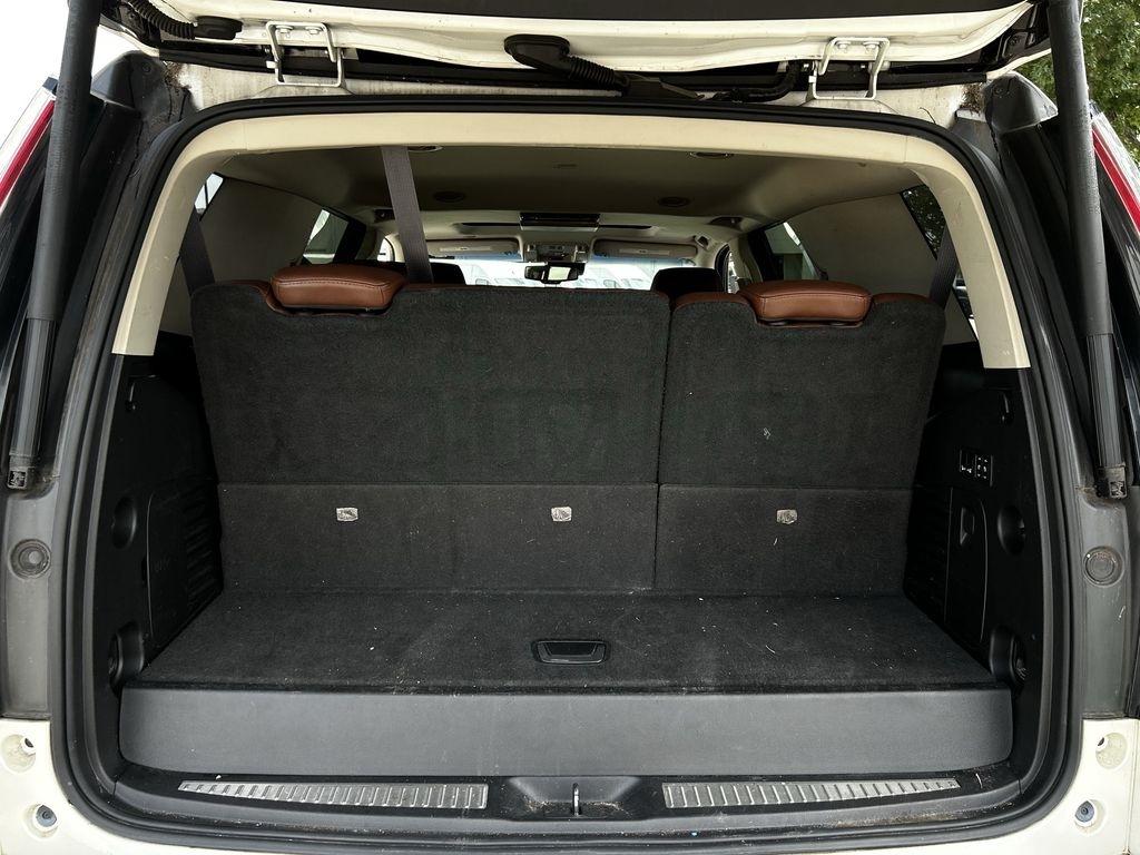 Cadillac Escalade Luxury 2WD 2015