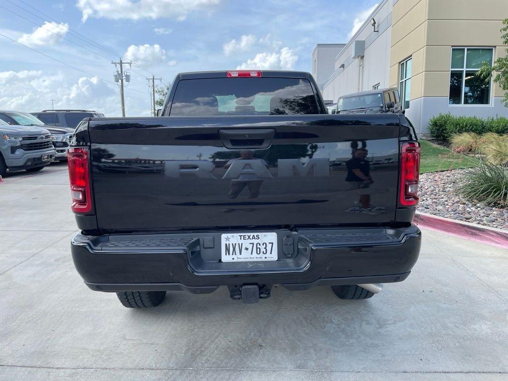 RAM 2500 Tradesman Crew Cab SWB 4WD 2026