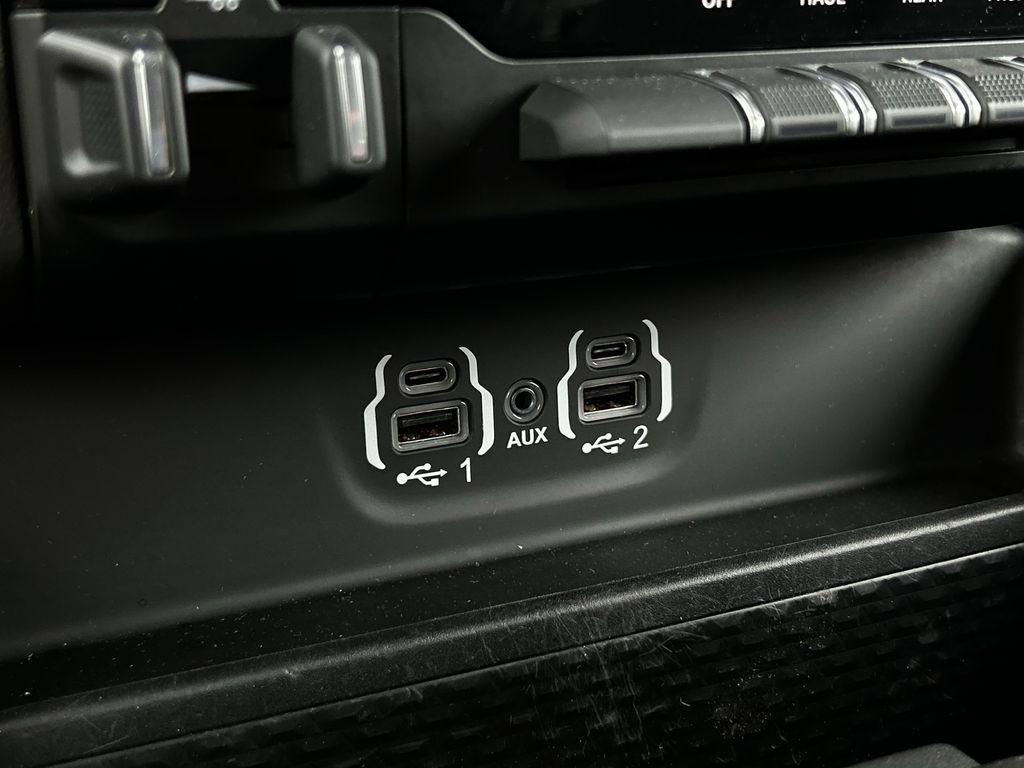 RAM 1500 Rebel Crew Cab SB 4WD 2021